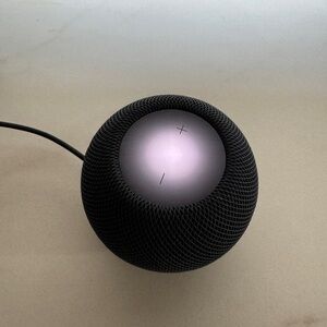 3 Apple HomePod Minis